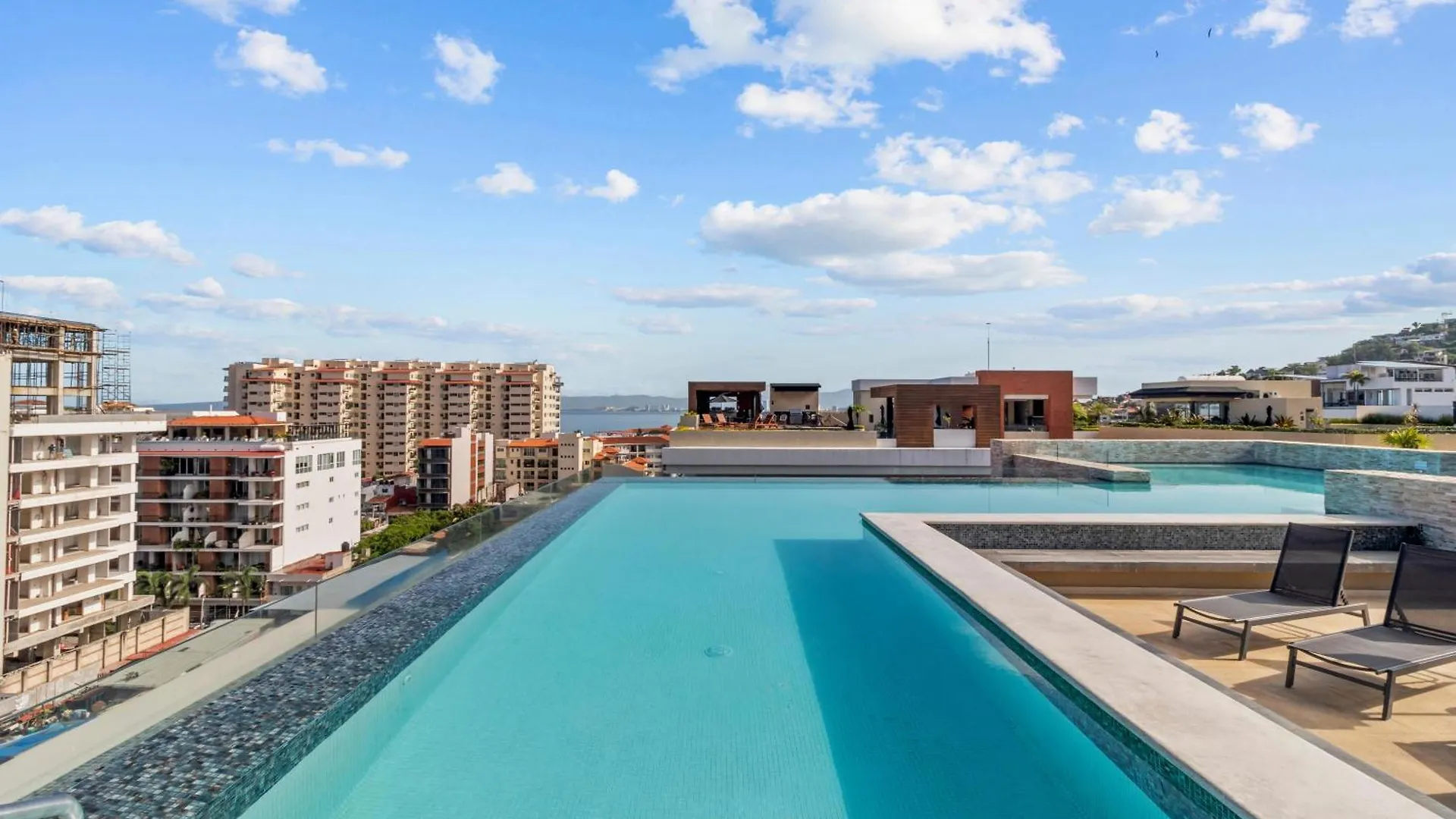 Ferienhaus Sleek, Urban At Loft 268, Rooftop Pool, Hot Tub, Bbq Puerto Vallarta
