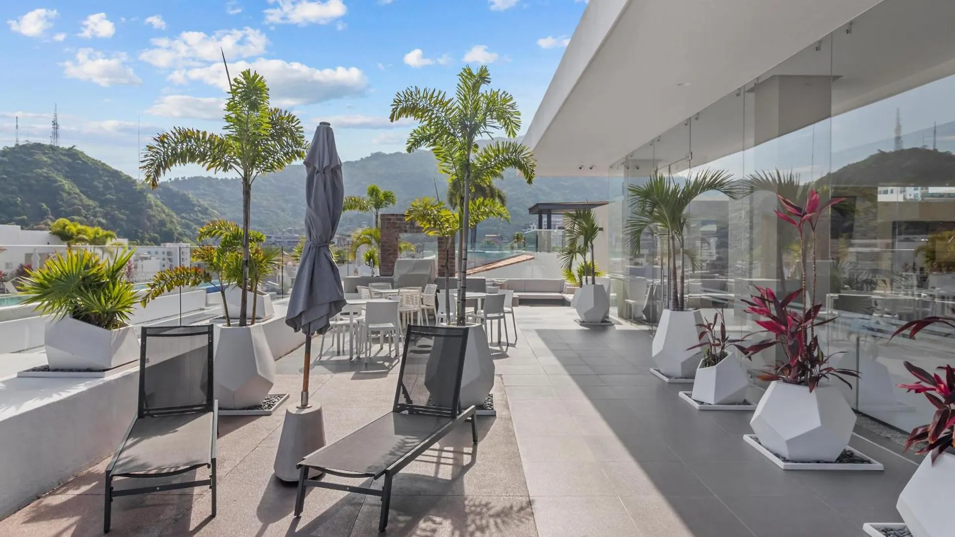 Sleek, Urban At Loft 268, Rooftop Pool, Hot Tub, Bbq Puerto Vallarta 0*,