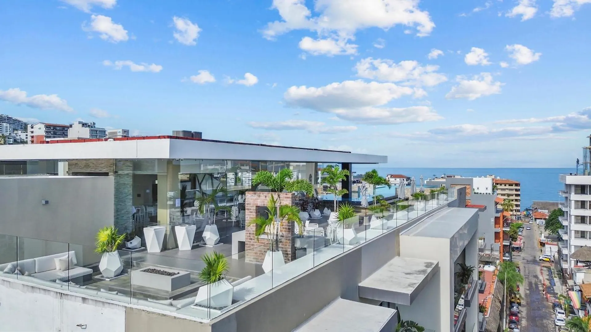 Sleek, Urban At Loft 268, Rooftop Pool, Hot Tub, Bbq Puerto Vallarta